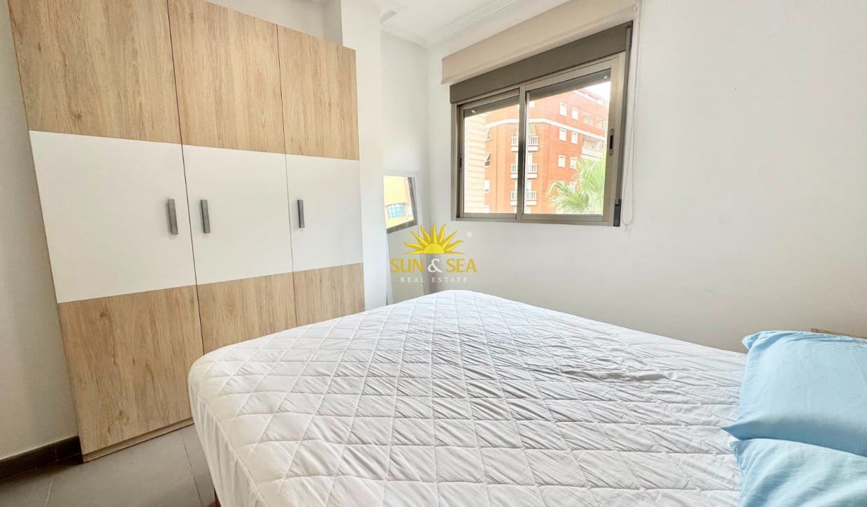 2 slaapkamer Appartement voor vakantieverhuur in Guardamar del Segura - € 950 (Ref: 10016829)