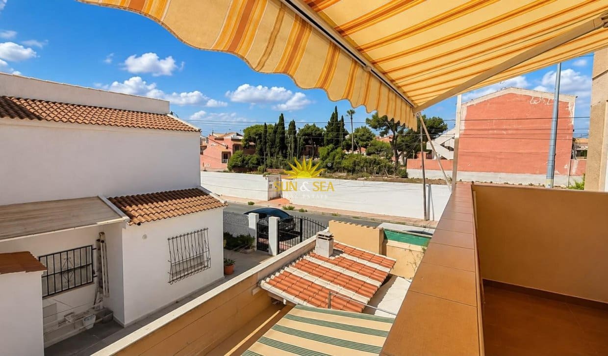 3 soverom Leilighet til salgs i Torrevieja med garasje - € 296 990 (Ref: 10019371)