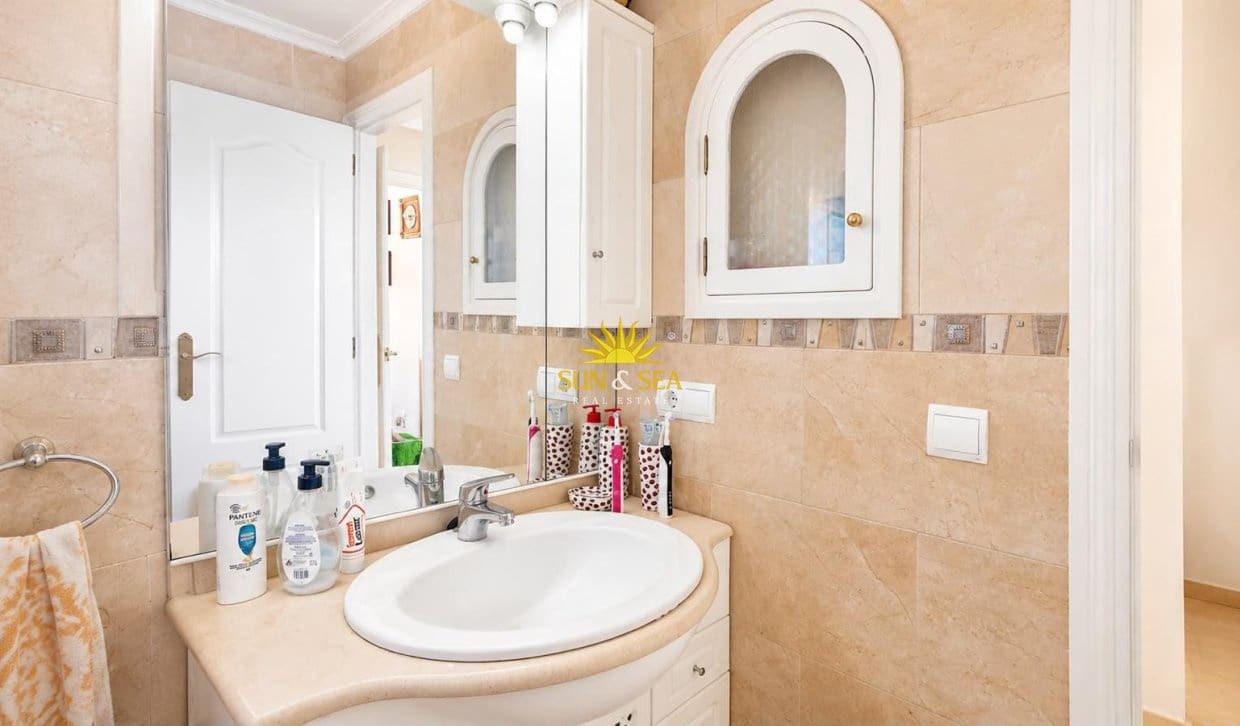 3 soverom Leilighet til salgs i Torrevieja med garasje - € 296 990 (Ref: 10019371)