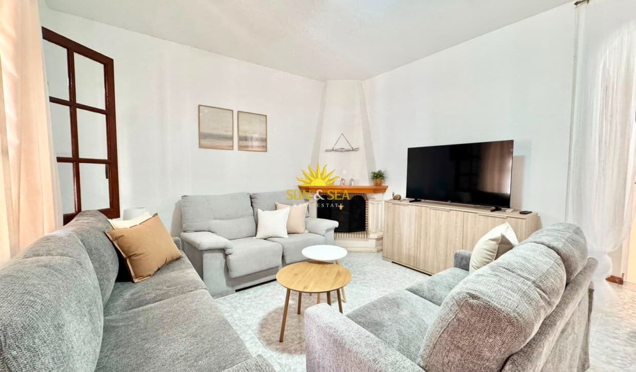 3 bedroom Apartment for rent in Torrevieja - € 1,200 (Ref: 10019543)