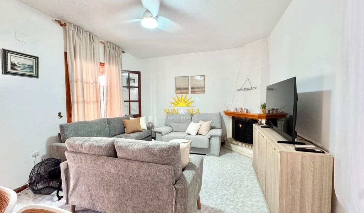 3 bedroom Apartment for rent in Torrevieja - € 1,200 (Ref: 10019543)