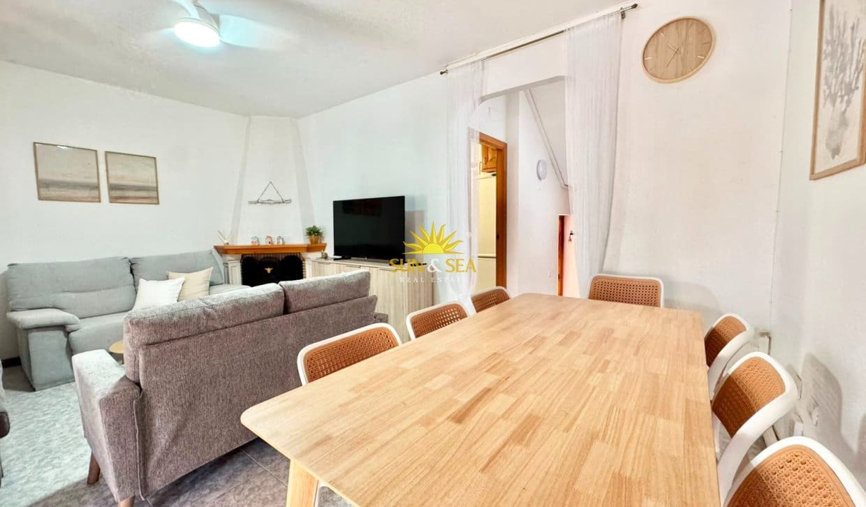 3 bedroom Apartment for rent in Torrevieja - € 1,200 (Ref: 10019543)