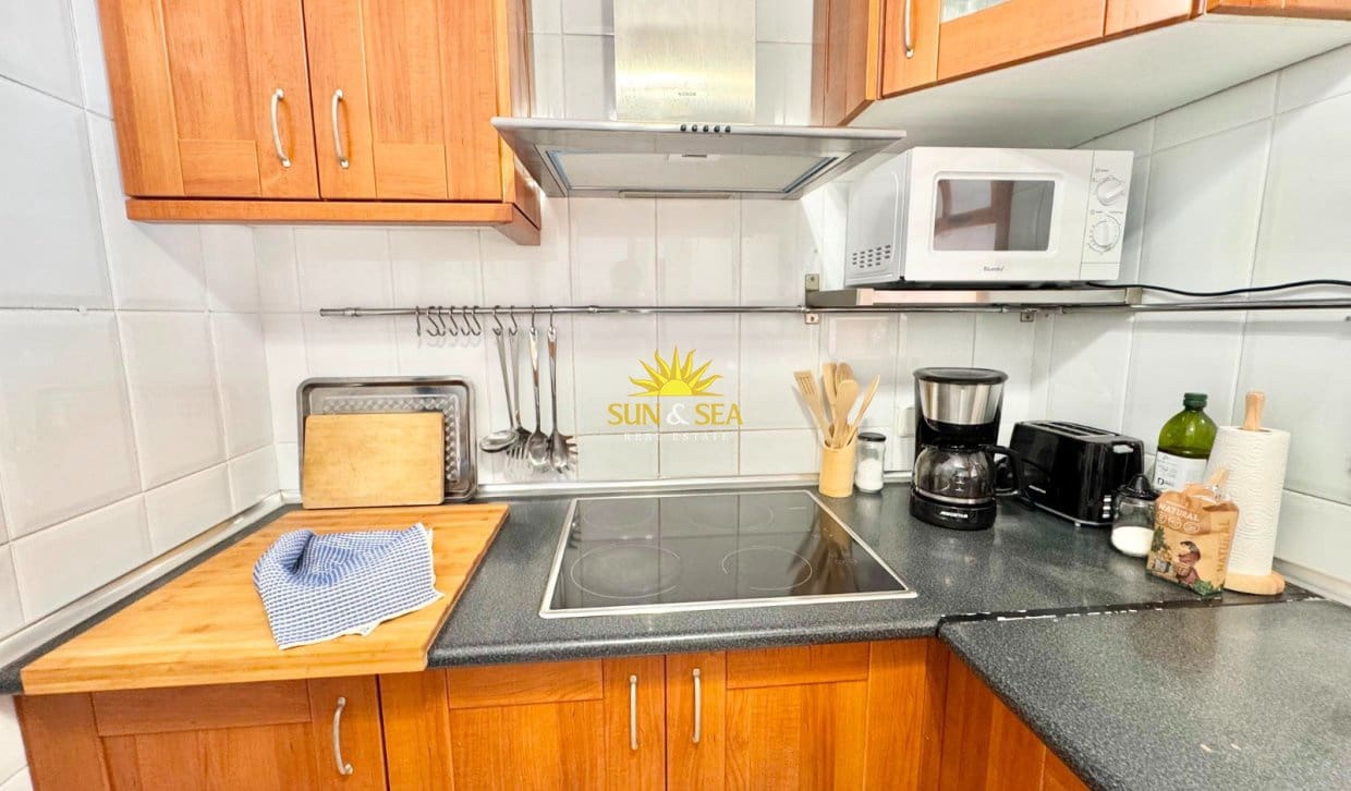 3 bedroom Apartment for rent in Torrevieja - € 1,200 (Ref: 10019543)