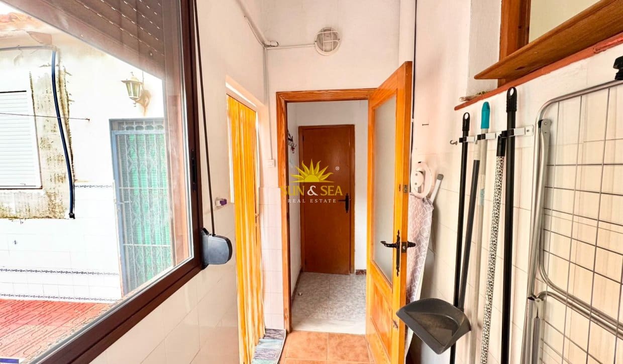 3 bedroom Apartment for rent in Torrevieja - € 1,200 (Ref: 10019543)