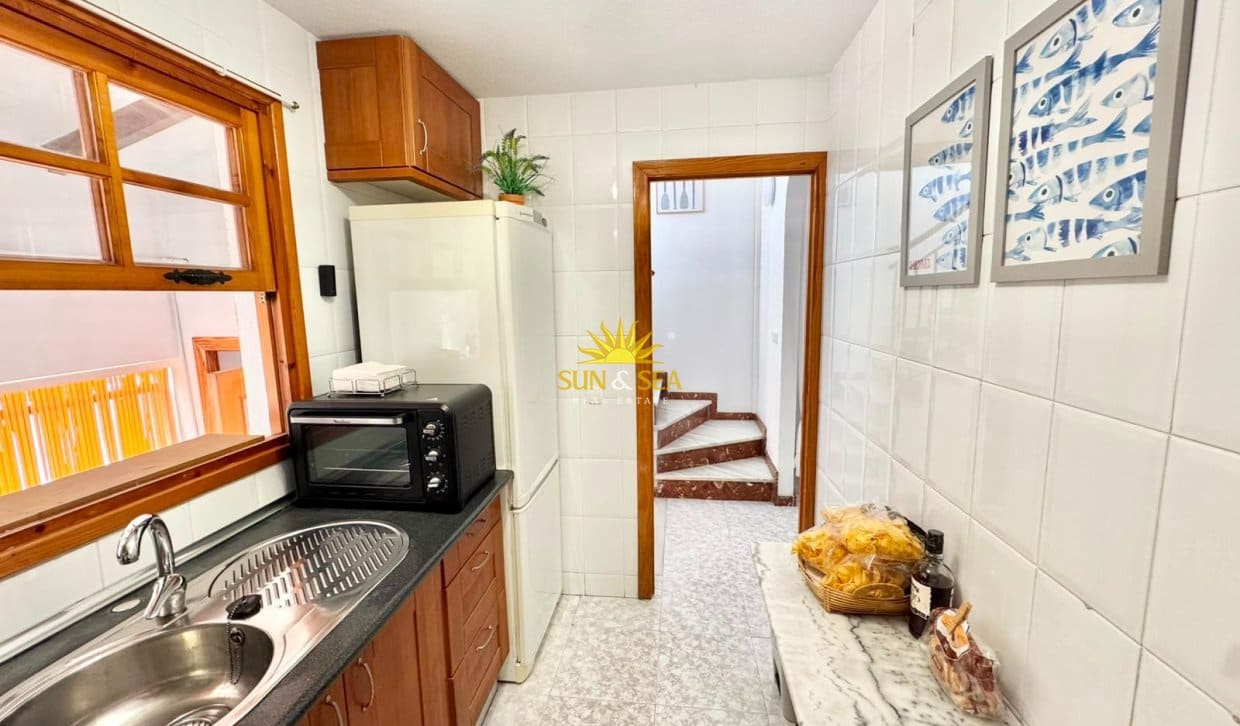3 bedroom Apartment for rent in Torrevieja - € 1,200 (Ref: 10019543)