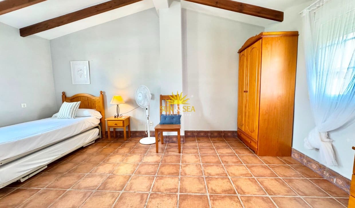 3 bedroom Apartment for rent in Torrevieja - € 1,200 (Ref: 10019543)