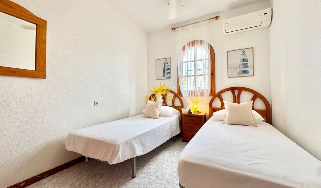 3 bedroom Apartment for rent in Torrevieja - € 1,200 (Ref: 10019543)