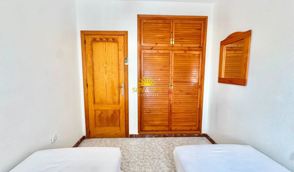 3 bedroom Apartment for rent in Torrevieja - € 1,200 (Ref: 10019543)