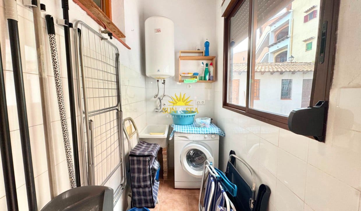 3 bedroom Apartment for rent in Torrevieja - € 1,200 (Ref: 10019543)