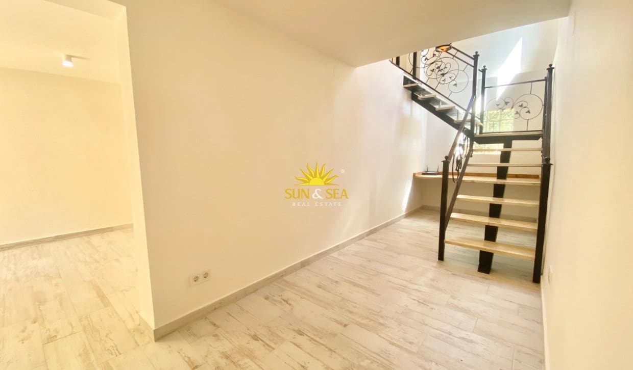 4 slaapkamer Villa te huur in Albir met zwembad garage - € 3.500 (Ref: 10019544)