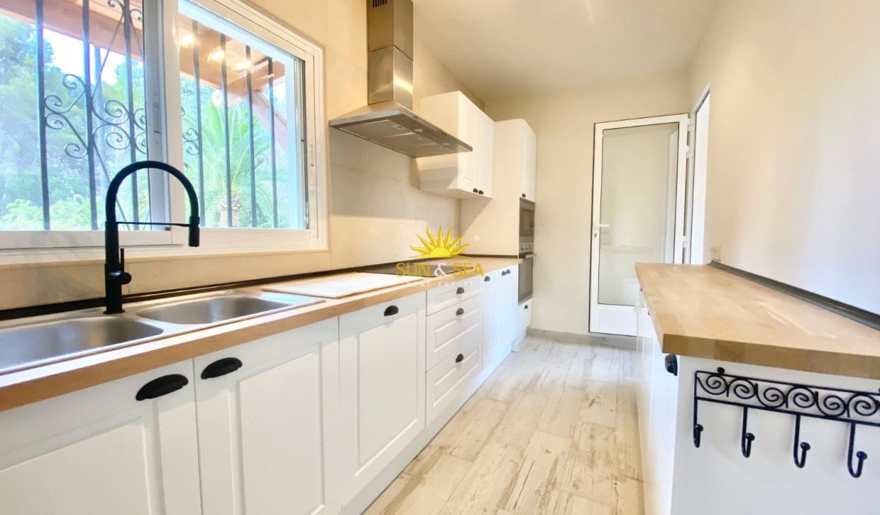 4 slaapkamer Villa te huur in Albir met zwembad garage - € 3.500 (Ref: 10019544)