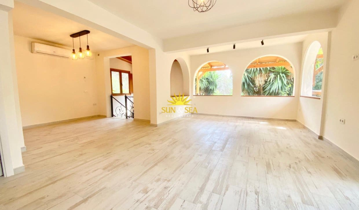 4 slaapkamer Villa te huur in Albir met zwembad garage - € 3.500 (Ref: 10019544)
