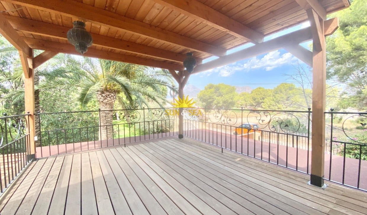 4 slaapkamer Villa te huur in Albir met zwembad garage - € 3.500 (Ref: 10019544)