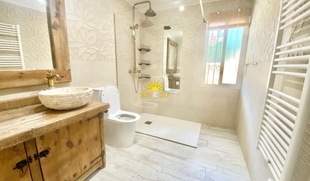 4 slaapkamer Villa te huur in Albir met zwembad garage - € 3.500 (Ref: 10019544)