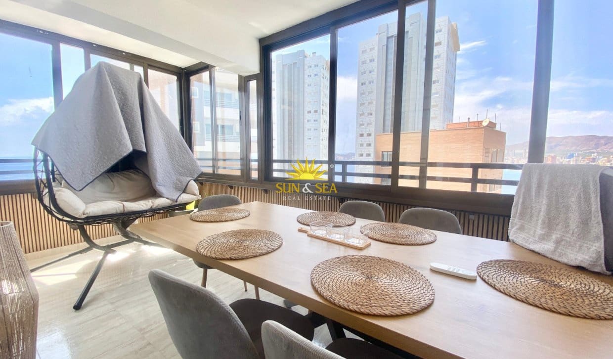 2 bedroom Apartment for rent in Benidorm with pool - € 2,200 (Ref: 10019708)