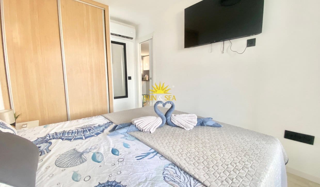 2 bedroom Apartment for rent in Benidorm with pool - € 2,200 (Ref: 10019708)