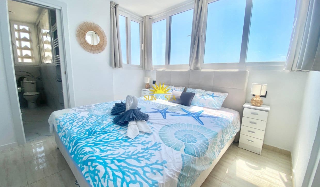 2 bedroom Apartment for rent in Benidorm with pool - € 2,200 (Ref: 10019708)