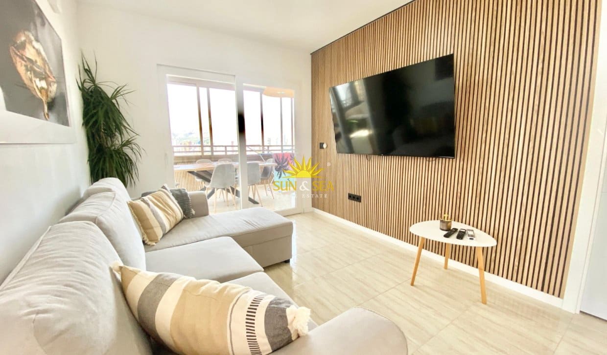 2 bedroom Apartment for rent in Benidorm with pool - € 2,200 (Ref: 10019708)