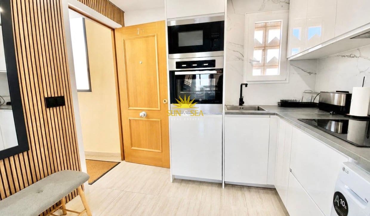 2 bedroom Apartment for rent in Benidorm with pool - € 2,200 (Ref: 10019708)
