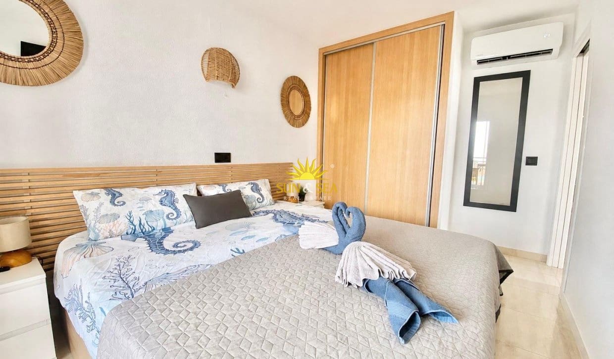 2 bedroom Apartment for rent in Benidorm with pool - € 2,200 (Ref: 10019708)