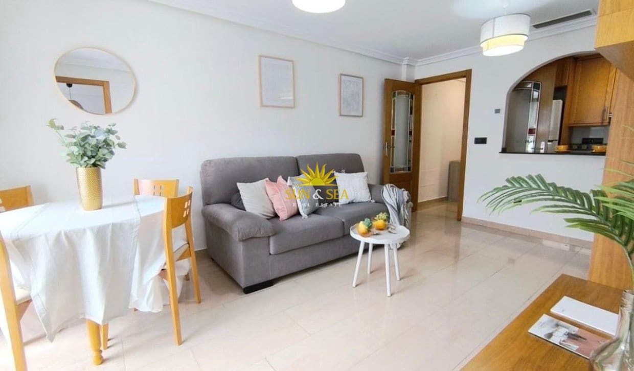 2 soverom Leilighet til salgs i Guardamar del Segura - € 165 000 (Ref: 10021208)