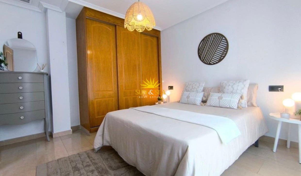 2 soverom Leilighet til salgs i Guardamar del Segura - € 165 000 (Ref: 10021208)