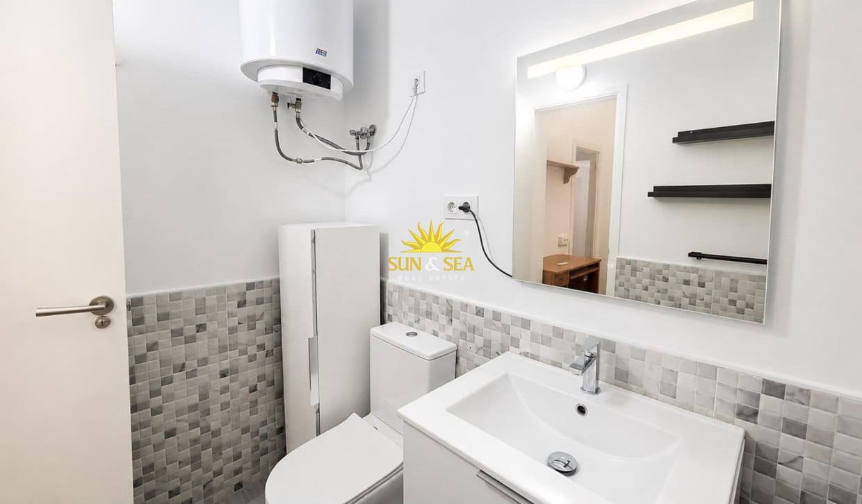 3 bedroom Villa for sale in Torrevieja with garage - € 179,990 (Ref: 10021389)