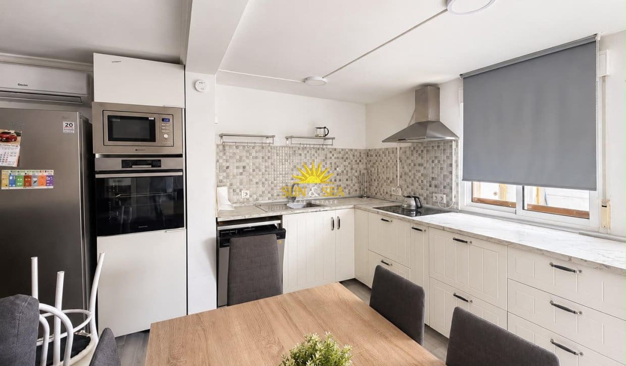 3 bedroom Villa for sale in Torrevieja with garage - € 179,990 (Ref: 10021389)