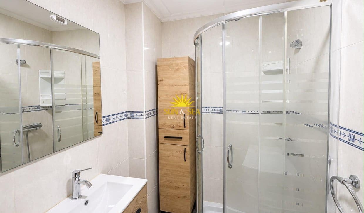 3 bedroom Villa for sale in Torrevieja with garage - € 179,990 (Ref: 10021389)