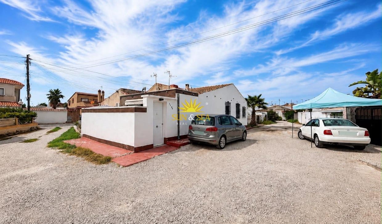 3 bedroom Villa for sale in Torrevieja with garage - € 179,990 (Ref: 10021389)
