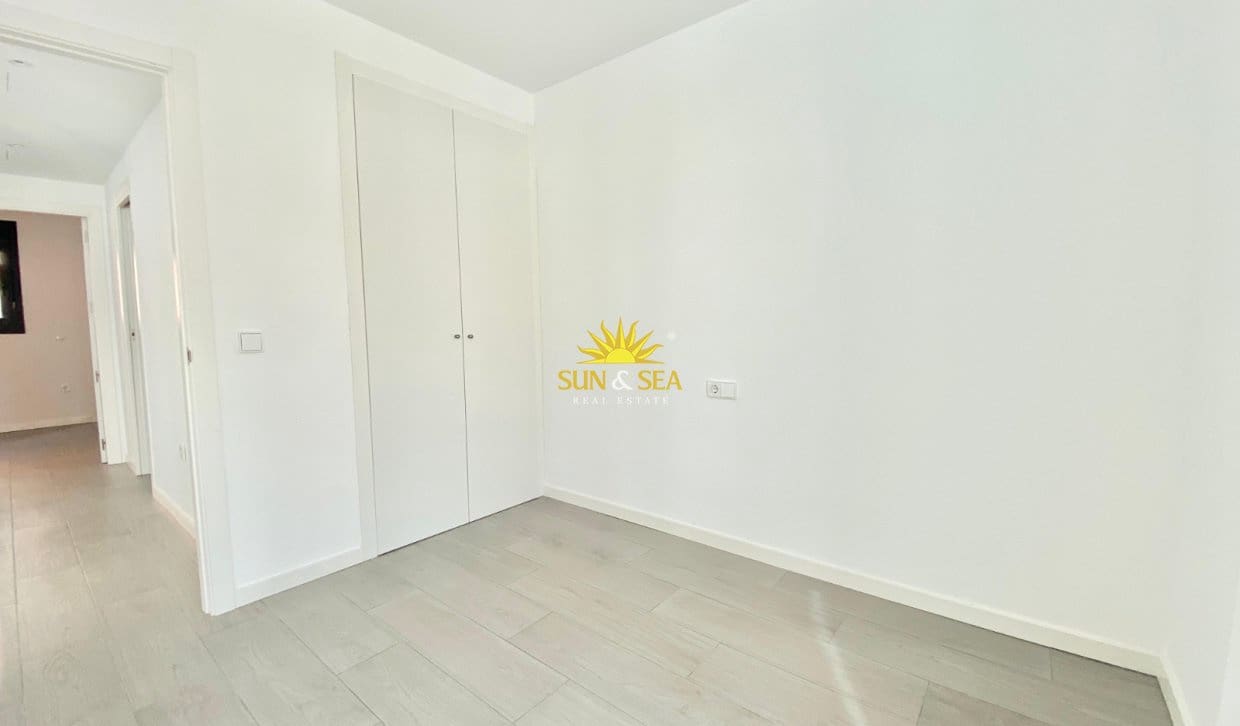 3 sypialnia Penthouse do wynajęcia w San Vicente / Sant Vicent del Raspeig z basenem garażem - 1 200 € (Ref: 10021392)