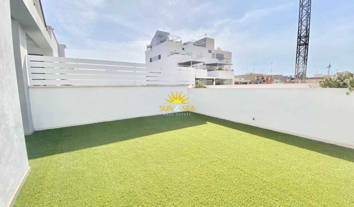 3 sypialnia Penthouse do wynajęcia w San Vicente / Sant Vicent del Raspeig z basenem garażem - 1 200 € (Ref: 10021392)