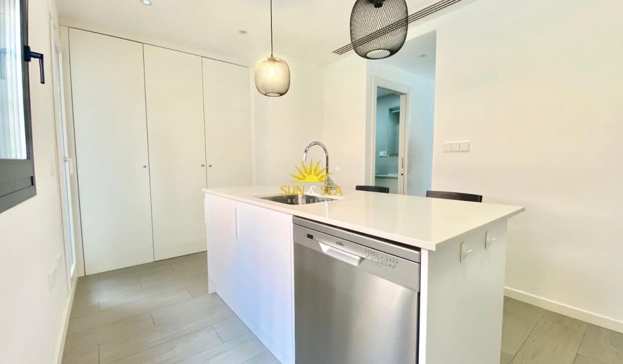 3 sypialnia Penthouse do wynajęcia w San Vicente / Sant Vicent del Raspeig z basenem garażem - 1 200 € (Ref: 10021392)
