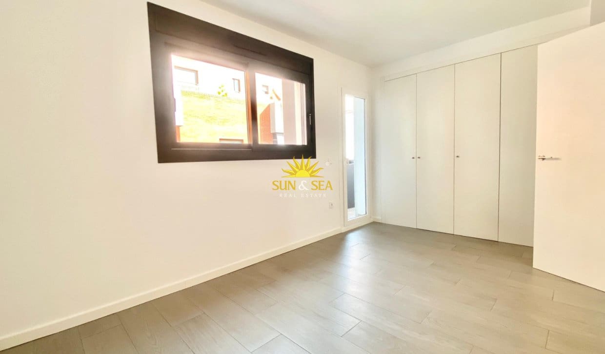 3 sypialnia Penthouse do wynajęcia w San Vicente / Sant Vicent del Raspeig z basenem garażem - 1 200 € (Ref: 10021392)