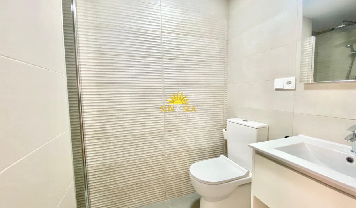 3 sypialnia Penthouse do wynajęcia w San Vicente / Sant Vicent del Raspeig z basenem garażem - 1 200 € (Ref: 10021392)