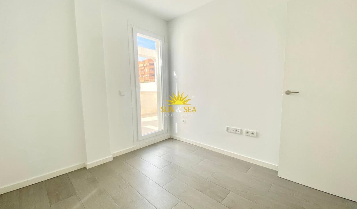 3 sypialnia Penthouse do wynajęcia w San Vicente / Sant Vicent del Raspeig z basenem garażem - 1 200 € (Ref: 10021392)