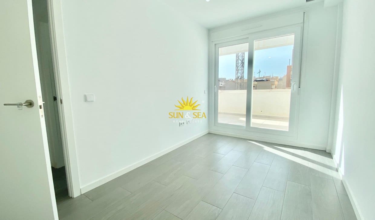 3 sypialnia Penthouse do wynajęcia w San Vicente / Sant Vicent del Raspeig z basenem garażem - 1 200 € (Ref: 10021392)