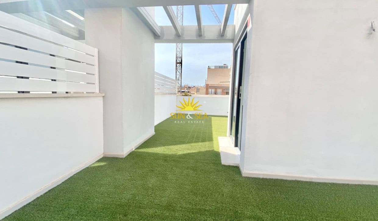 3 sypialnia Penthouse do wynajęcia w San Vicente / Sant Vicent del Raspeig z basenem garażem - 1 200 € (Ref: 10021392)