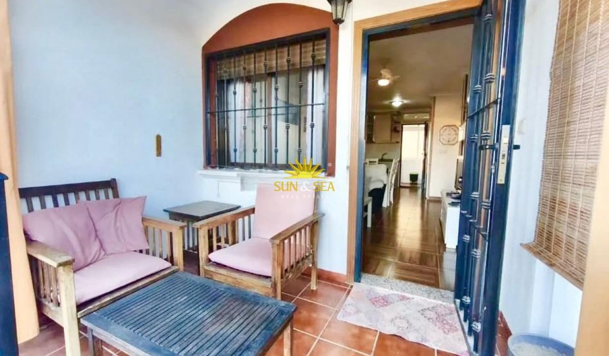 2 bedroom Townhouse for rent in Torrevieja with pool - € 1,000 (Ref: 10021393)