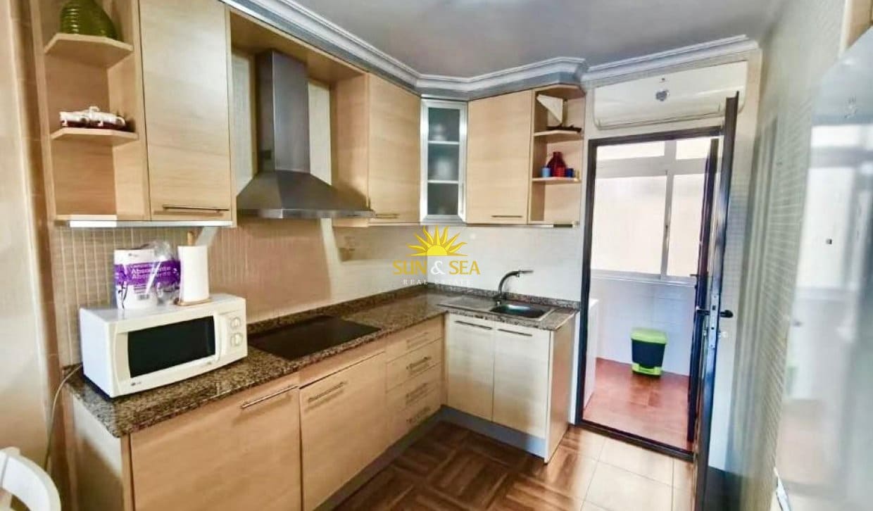 2 bedroom Townhouse for rent in Torrevieja with pool - € 1,000 (Ref: 10021393)