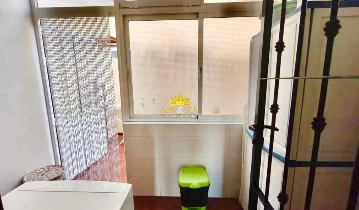 2 bedroom Townhouse for rent in Torrevieja with pool - € 1,000 (Ref: 10021393)