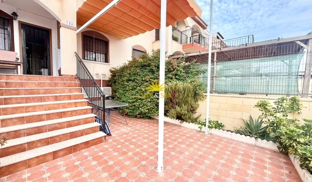 2 soverom Hus til leie i Parque Acuático - Sector 25, Torrevieja med svømmebasseng - € 900 (Ref: 10021393)
