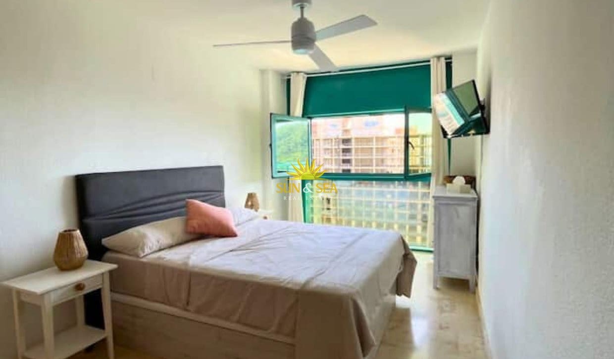 1 makuuhuone Huoneisto vuokrattavana paikassa La Villajoyosa / Vila Joiosa mukana uima-altaan - 950 € (Ref: 10021394)