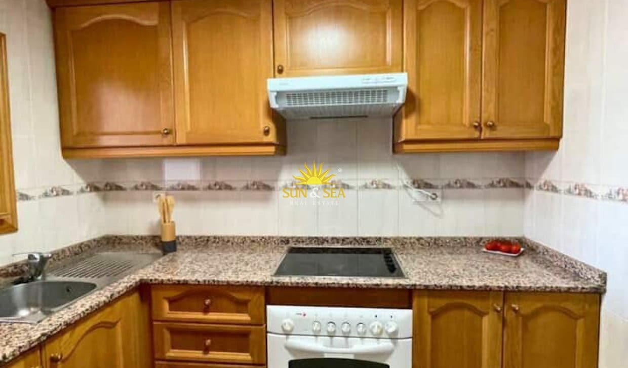 1 makuuhuone Huoneisto vuokrattavana paikassa La Villajoyosa / Vila Joiosa mukana uima-altaan - 950 € (Ref: 10021394)