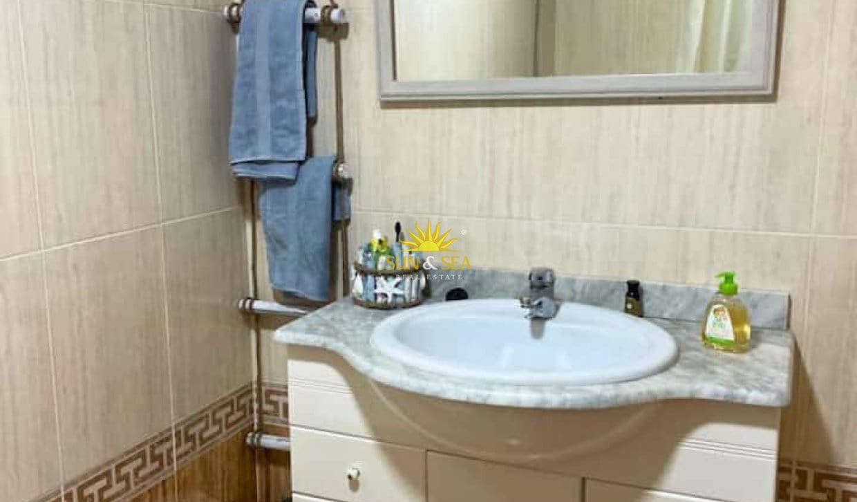 1 makuuhuone Huoneisto vuokrattavana paikassa La Villajoyosa / Vila Joiosa mukana uima-altaan - 950 € (Ref: 10021394)