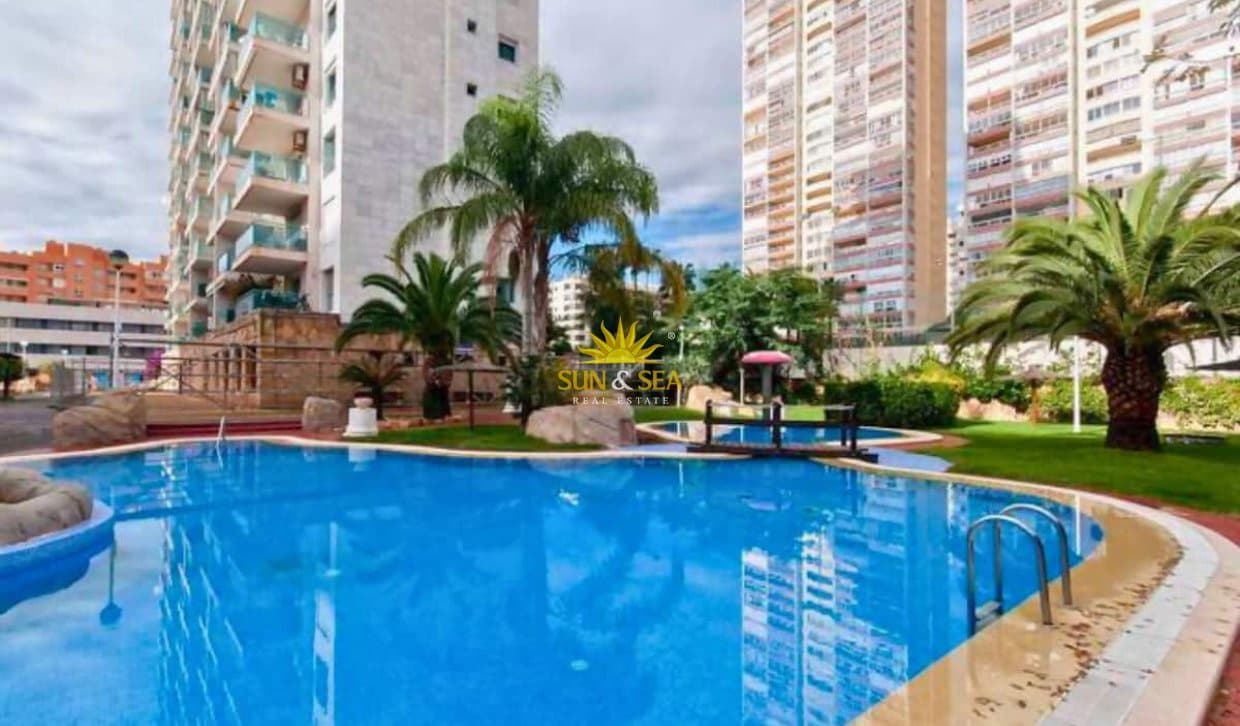 1 makuuhuone Huoneisto vuokrattavana paikassa La Villajoyosa / Vila Joiosa mukana uima-altaan - 950 € (Ref: 10021394)