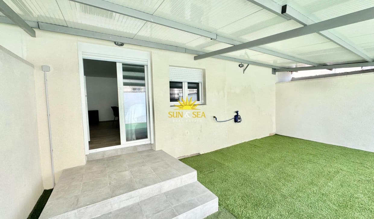 Villa/Maison de 1 chambre à louer à Orihuela - 650 € (Ref: 10021636)
