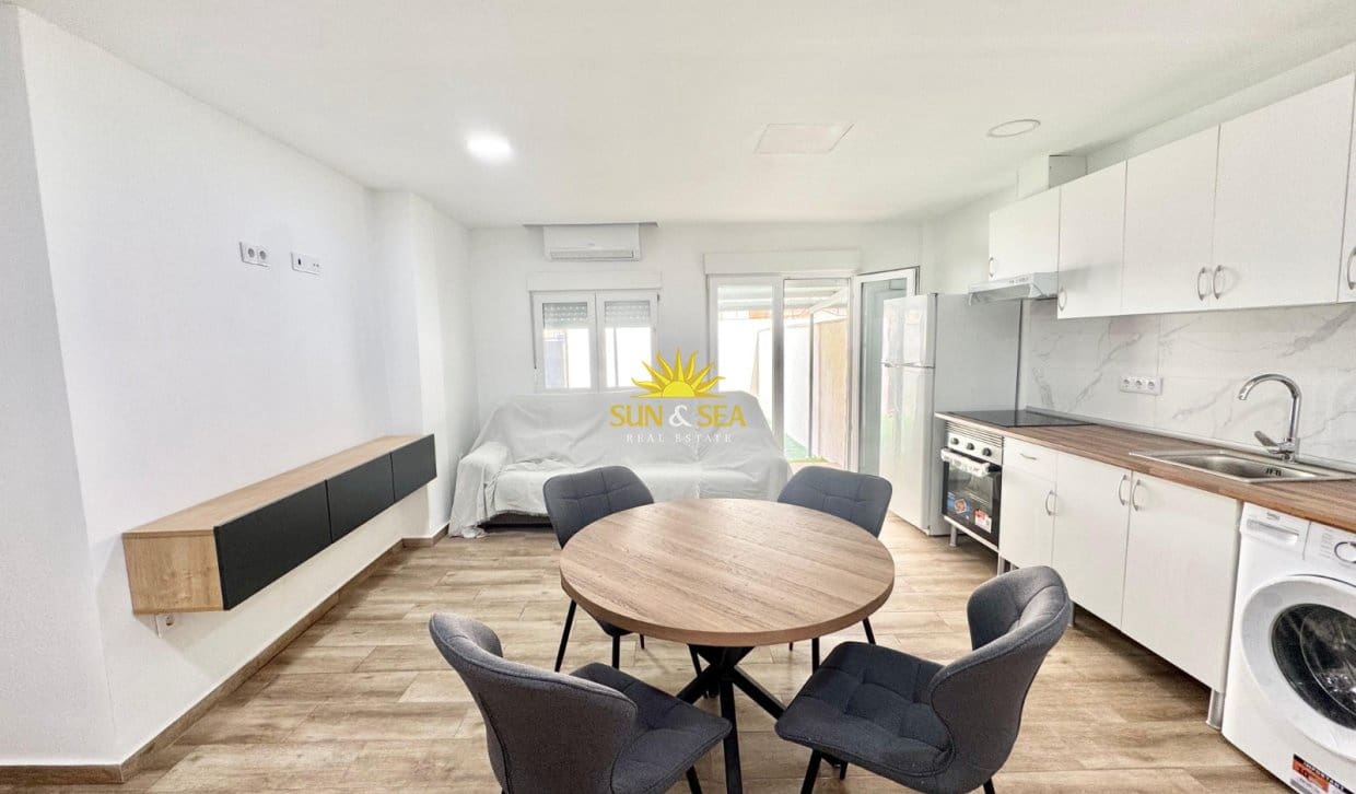 Villa/Maison de 1 chambre à louer à Orihuela - 650 € (Ref: 10021636)