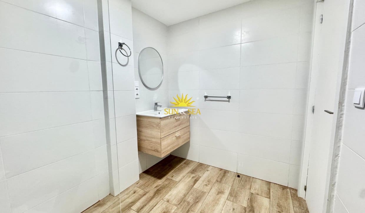 Villa/Maison de 1 chambre à louer à Orihuela - 650 € (Ref: 10021636)