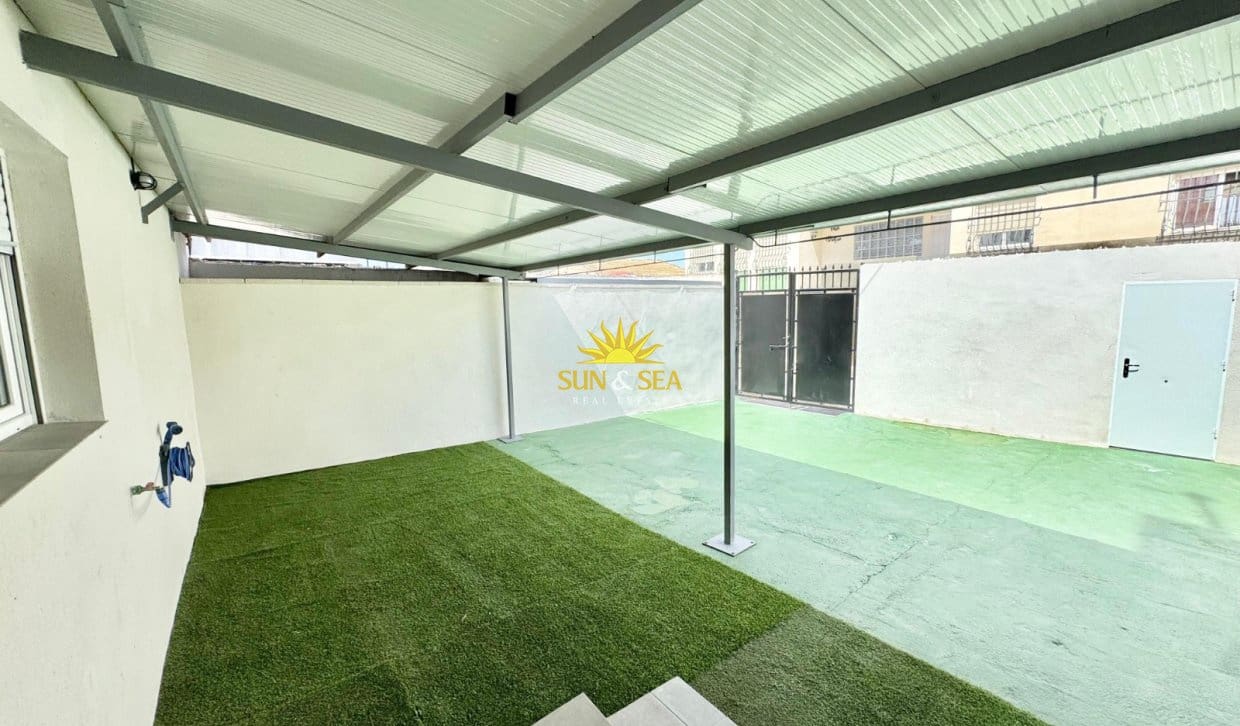 Villa/Maison de 1 chambre à louer à Orihuela - 650 € (Ref: 10021636)